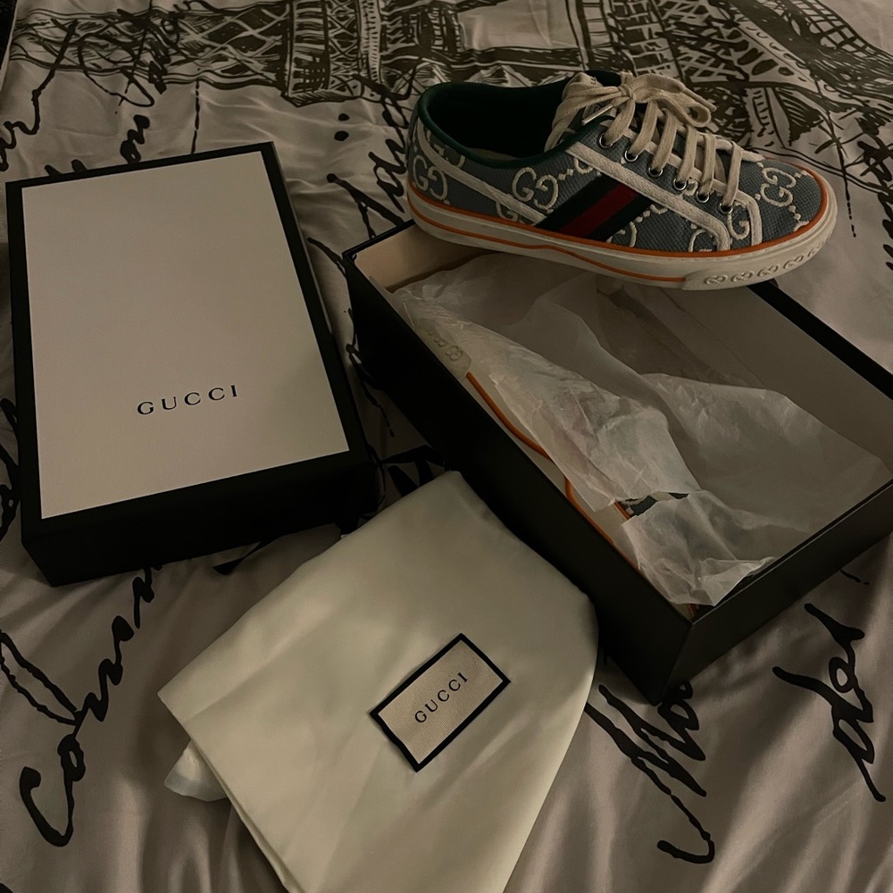 Womens Gucci sneakers size 37